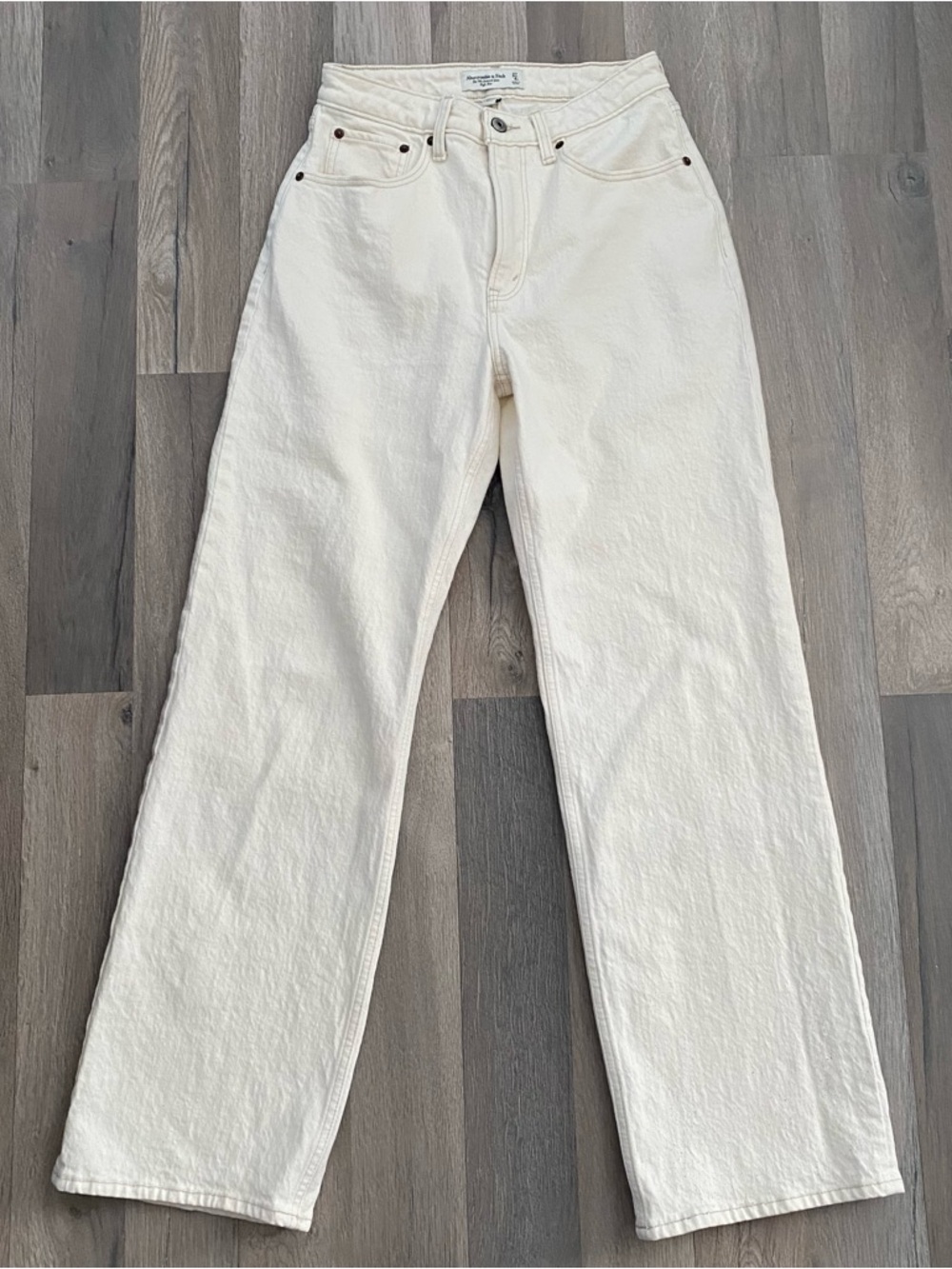Abercrombie 90s Relaxed Jean High Rise Curve Love